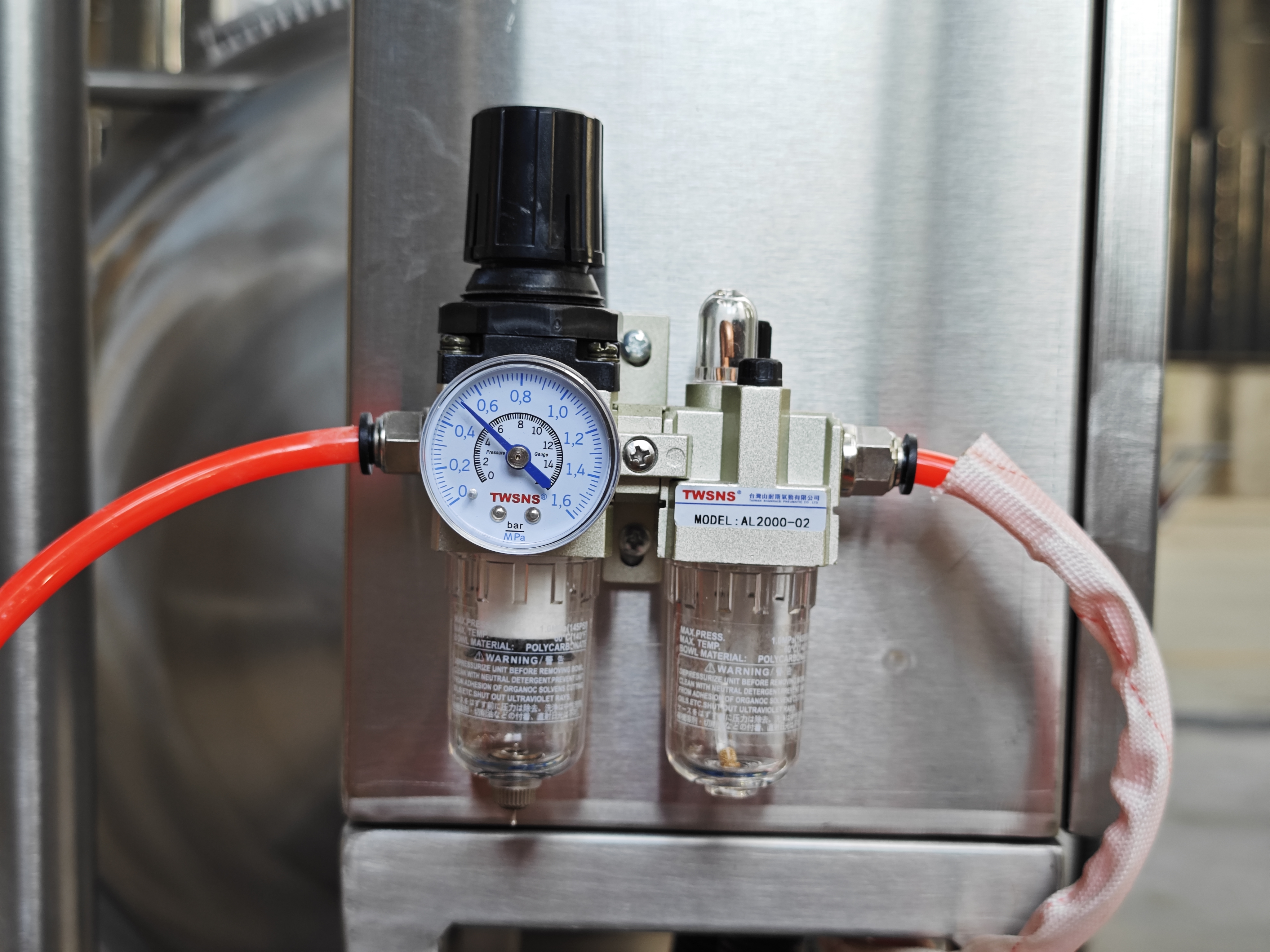 Steam sterilization retort